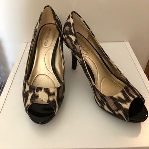 Bandolina kitten heel